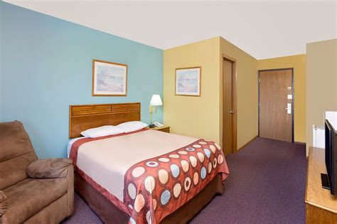 hotels near field of dreams iowa